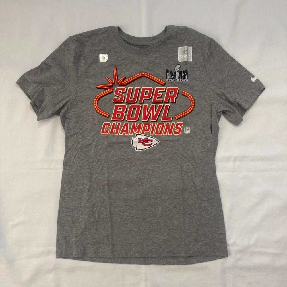 Nike Kansas City Chiefs Super Bowl Champions Gray‎ Men's Medium Minor Print Flaw